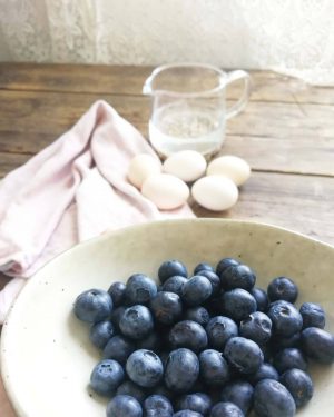 dyeing easter eggs naturally with blueberries