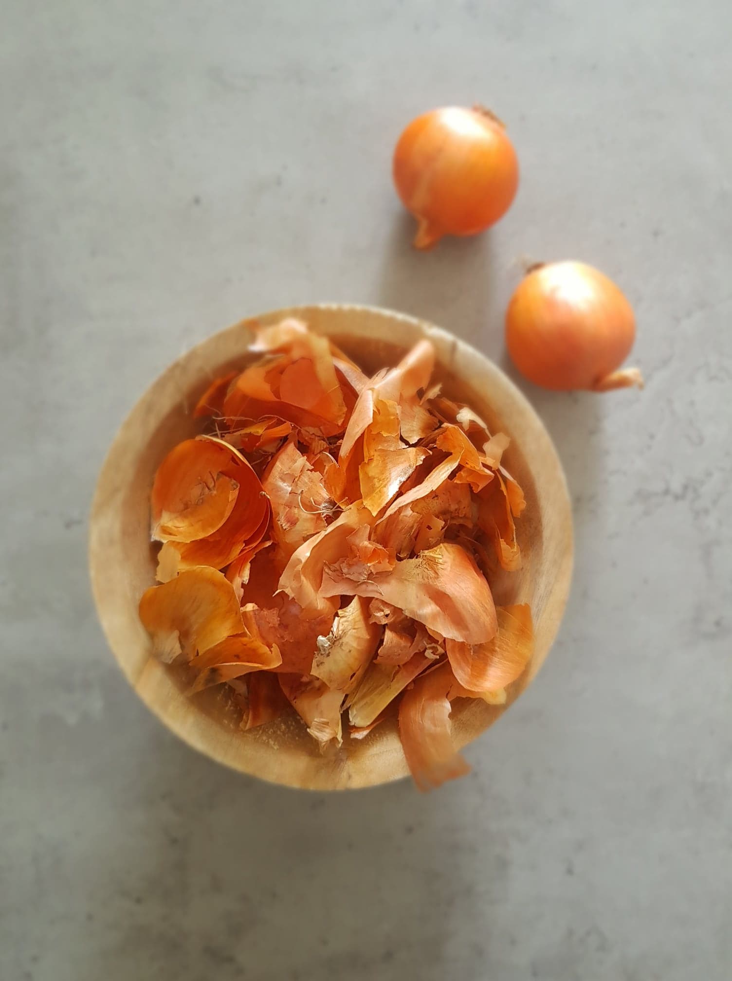 natural dye with onion peels